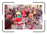 2289715_1_Ve__Schaerensprung_Biewer06 * Biewerer Schaerensprung 2012. Der gro§e Fastnachtsumzug in Biewer wurde traditionsgemaess angefuehrt von den Biewerer Hexen und der naerrischen Polonaise beim Schaerensprung (Foto)TV-Foto: Friedemann Vetter * 680 x 453 * (84KB)