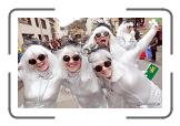 2289717_1_Ve__Schaerensprung_Biewer04 * Biewerer Schaerensprung 2012. Der gro§e Fastnachtsumzug in Biewer wurde traditionsgemaess angefuehrt von den Biewerer Hexen und der naerrischen Polonaise beim Schaerensprung. Fuer Stimmung sorgten die Pfalzeler SpacegirlsTV-Foto: Friedemann Vetter * 680 x 433 * (66KB)